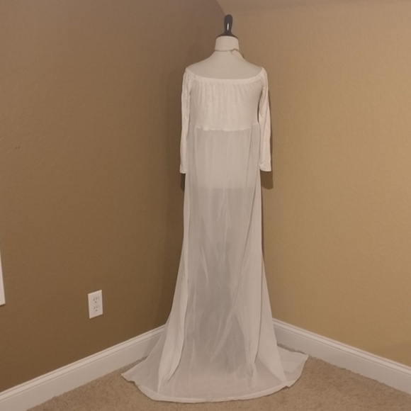 Off the Shoulder Maternity Photoshoot Gown - Picture 6 of 8